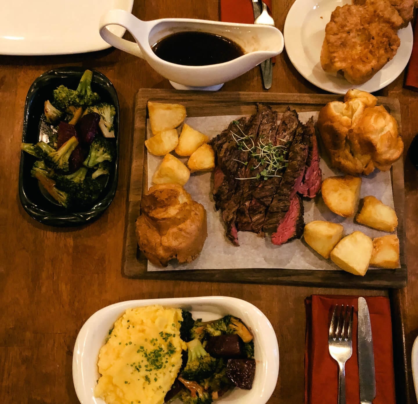 Sunday Roast at the Queen's Arms in Edinburgh
