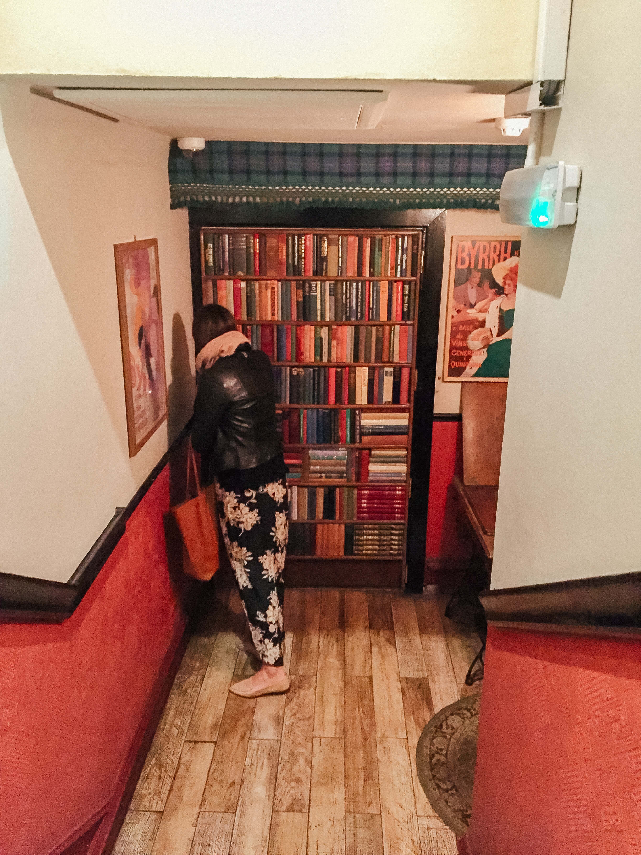 Where to eat in Edinburgh - Panda and sons secret speakeasy door