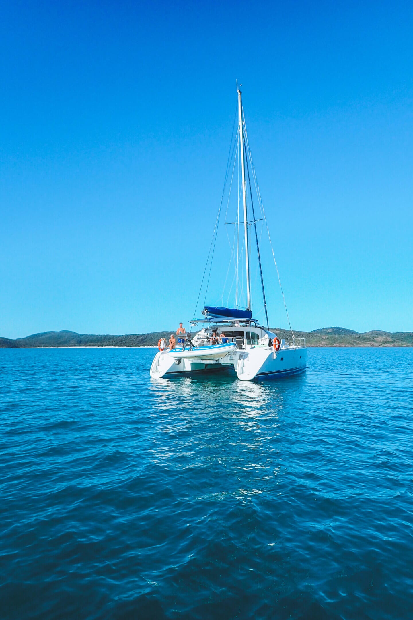 Sailing the Whitsundays on Whitsunday Bllue