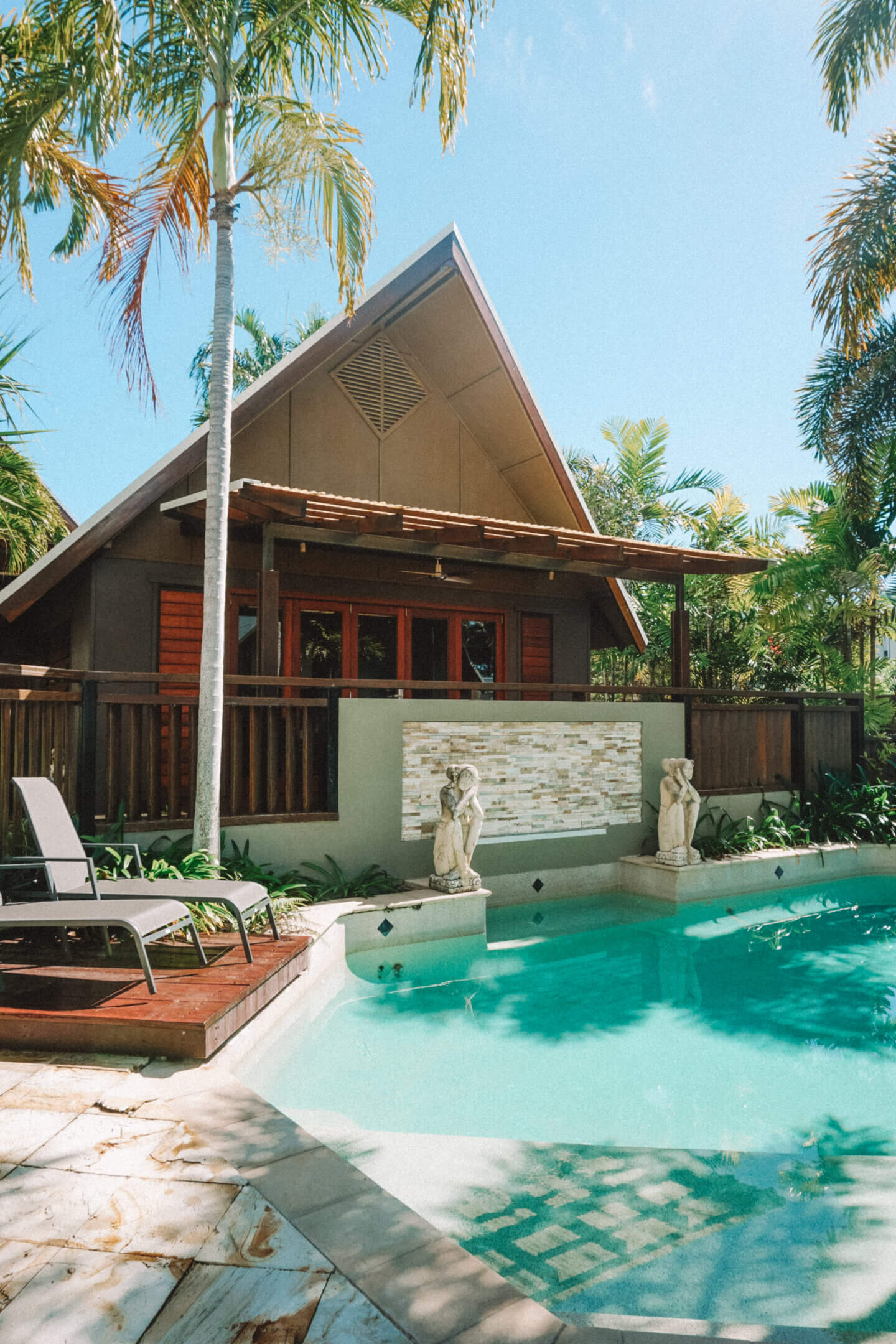 Pure Magnetic Villas and the pool on Magnetic Island 