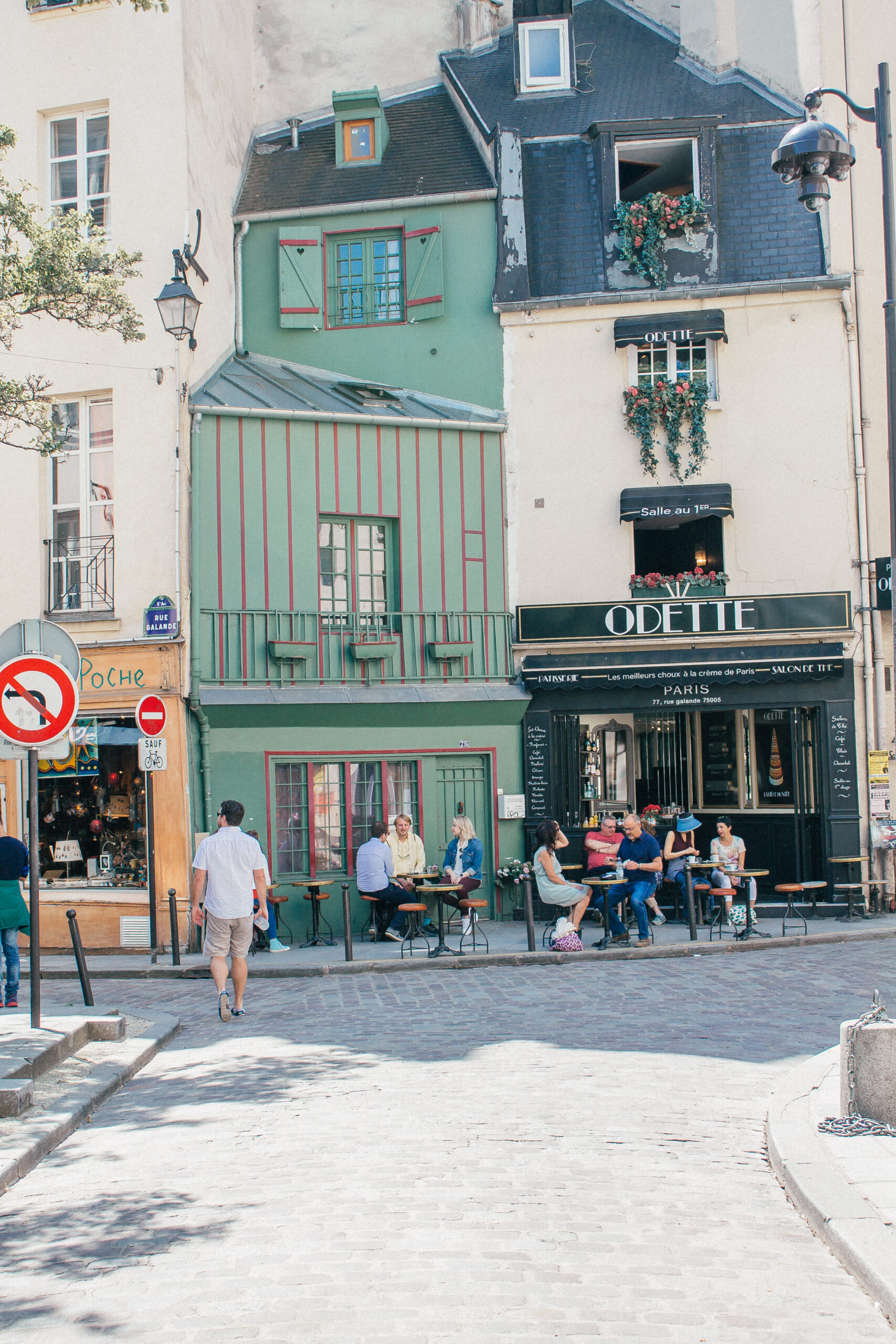 A charming street in downtown Paris: a place you have to visit in France. 