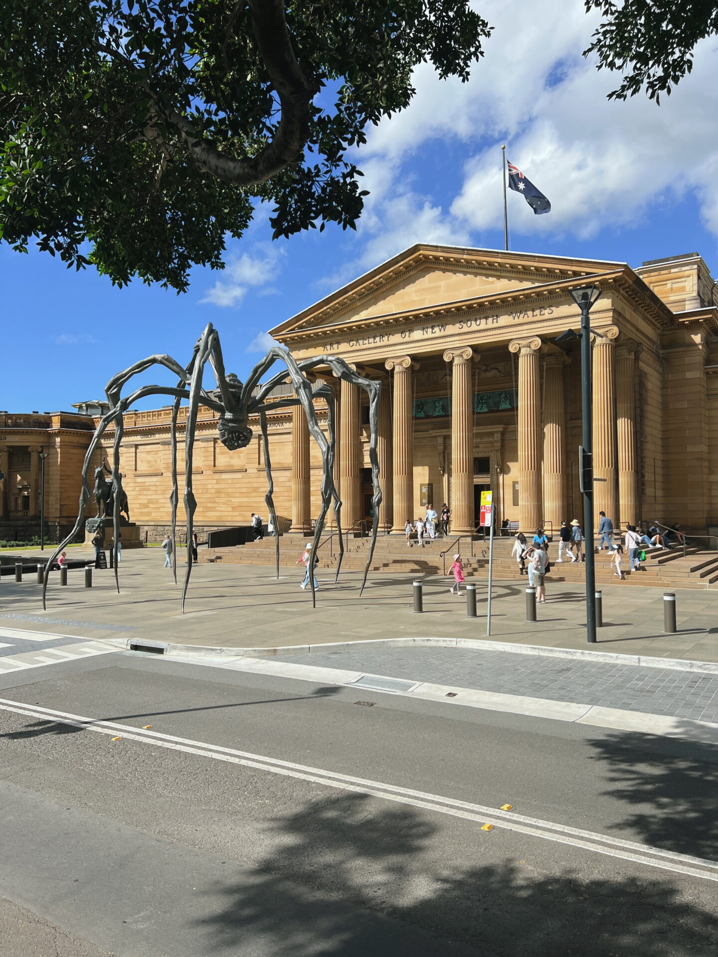 The Spider sculpture in front of The Art Gallery of New South Wales - A free thing to do during your 1 day in Sydney